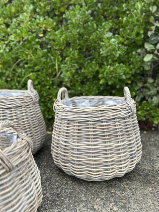 Round Bottom Lined Planter | Medium