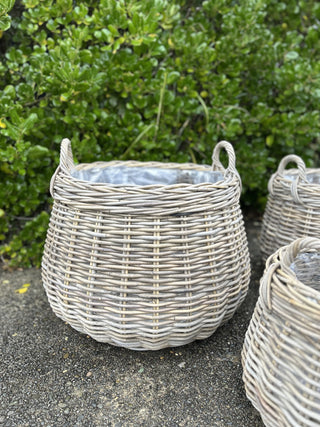 Round Bottom Lined Planter | Large