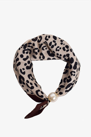 Pearl Fasten Necktie
