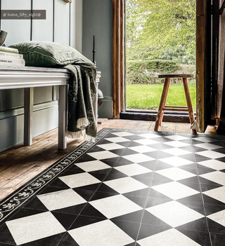 Gambit Chess Antique Vinyl Rug
