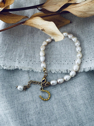 Regal Horseshoe Pear Bracelet