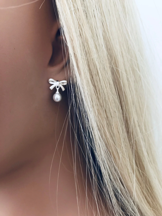 Bow Pearl Silver Studs.
